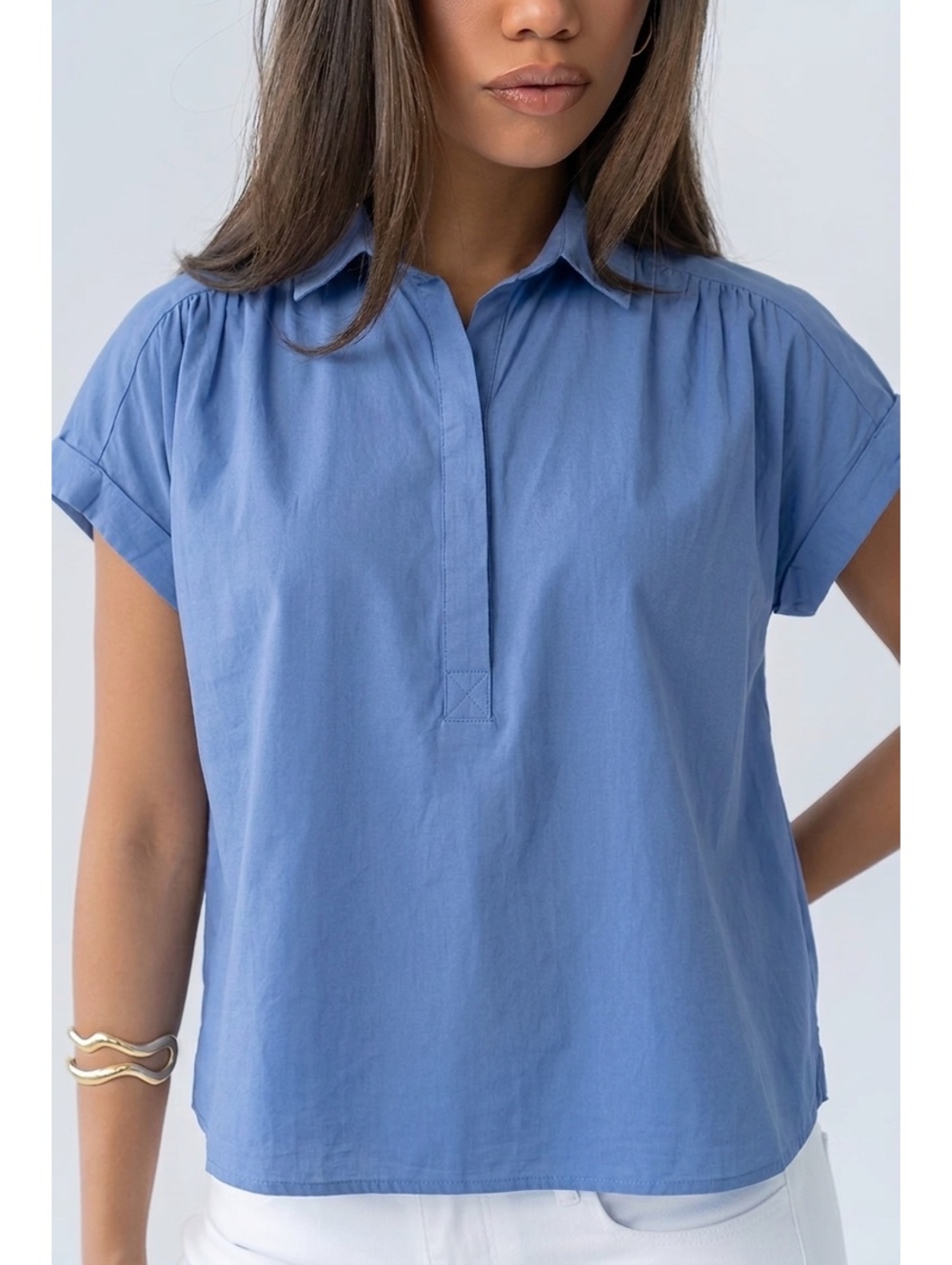 CALi DREAMiNG Motley Blue Cotton Poplin Polo Top Medium EUC